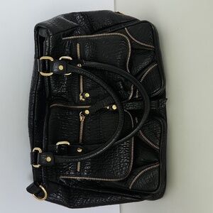Grizzapi Bolas Brazil  Thick Pebbled Leather Zip Up Bag